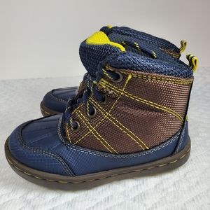 OshKosh Duck Boots Boys Toddler Size 7M